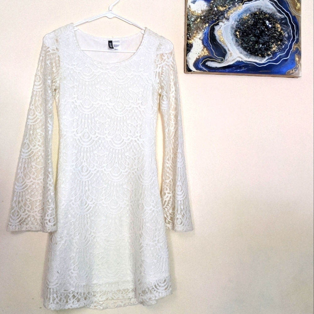 White Lace Bell Sleeve Dress Sz 4 (Divided / H&M)